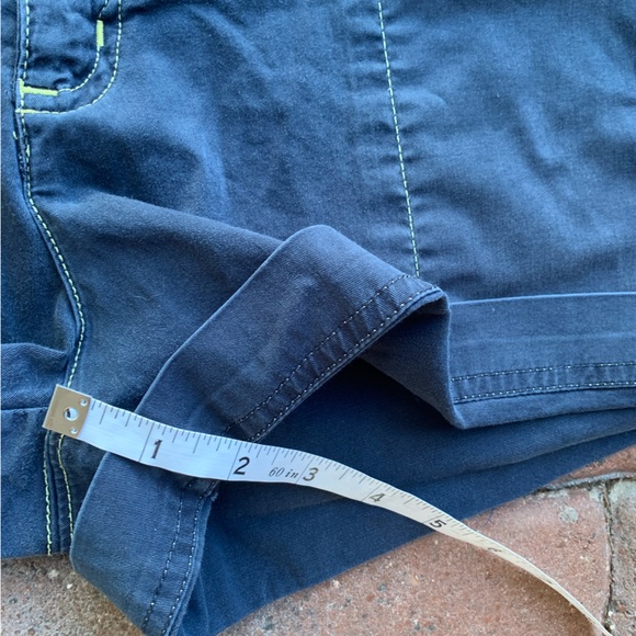 Y2K Nike Shorts - Picture 9 of 11